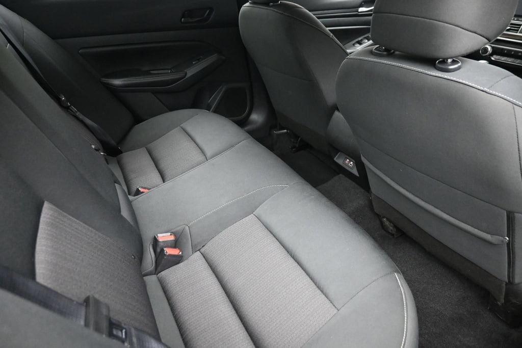 2024 Nissan Altima SV - Photo 10