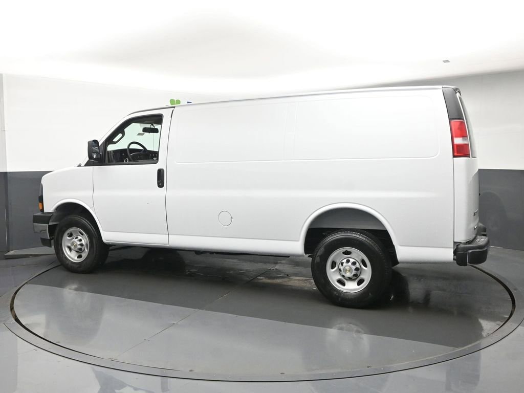 2026 Chevrolet Express Cargo Work Van - Photo 15