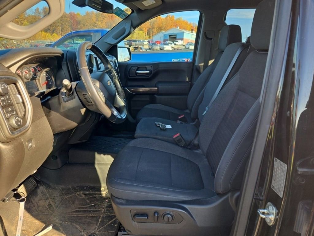 2019 Chevrolet Silverado 1500 LT photo 4