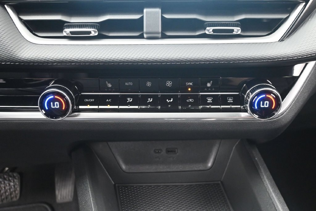 2027 Chevrolet Equinox LT - Photo 19