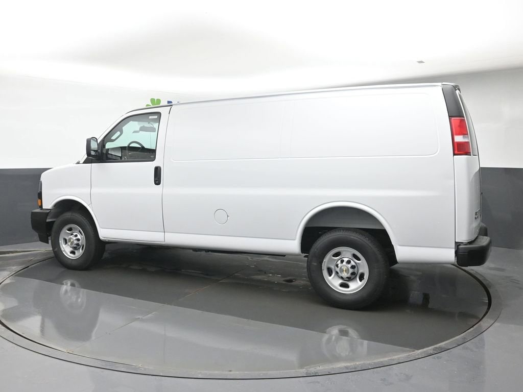 2026 Chevrolet Express Cargo Work Van - Photo 19
