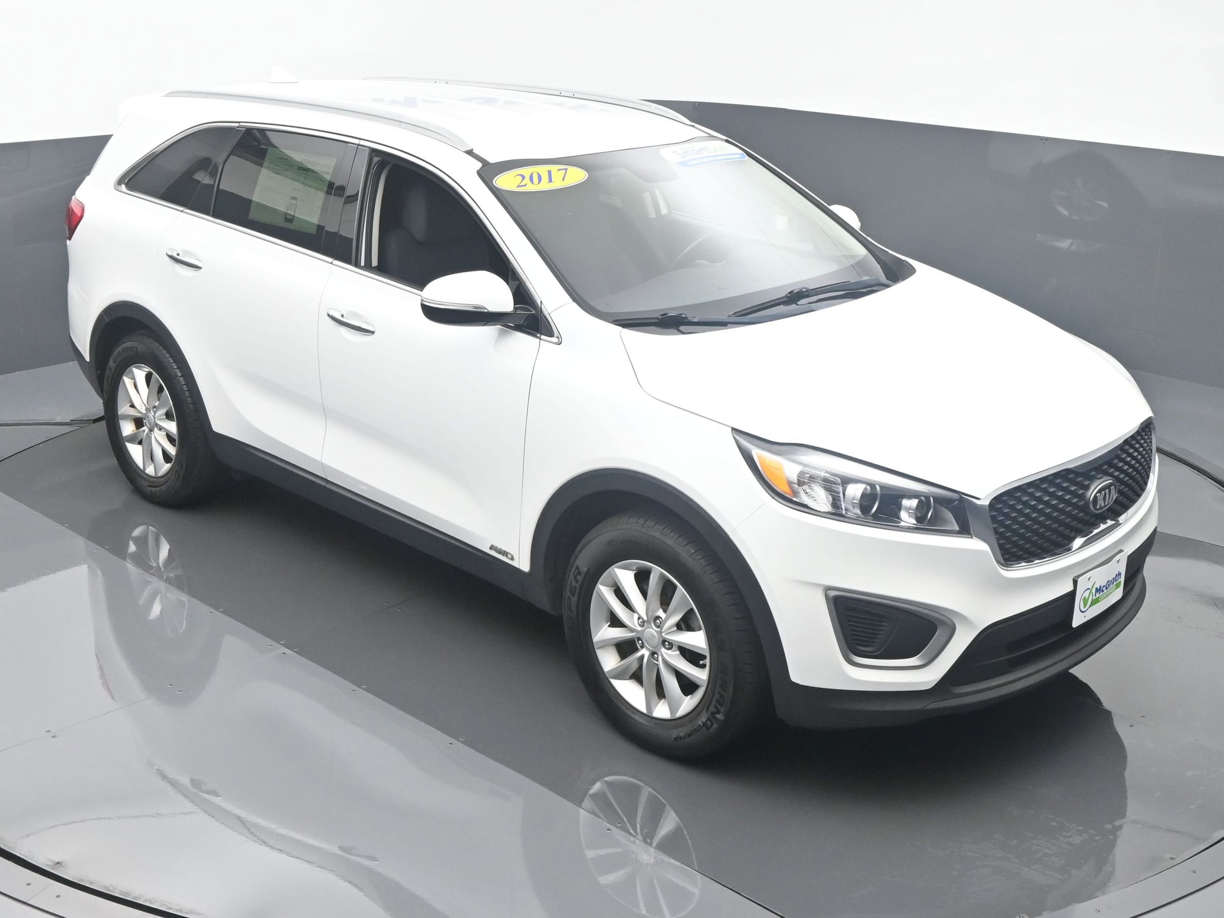 Used 2017 Kia Sorento LX with VIN 5XYPGDA32HG251585 for sale in Cedar Rapids, IA