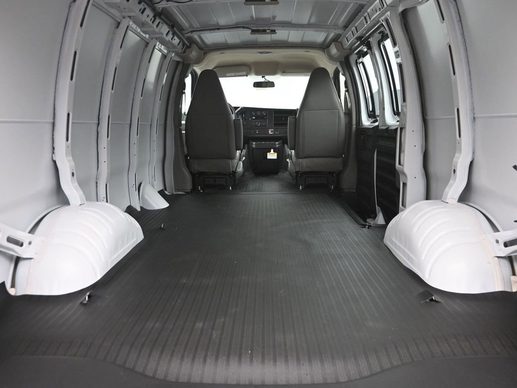 2026 Chevrolet Express Cargo Work Van - Photo 12