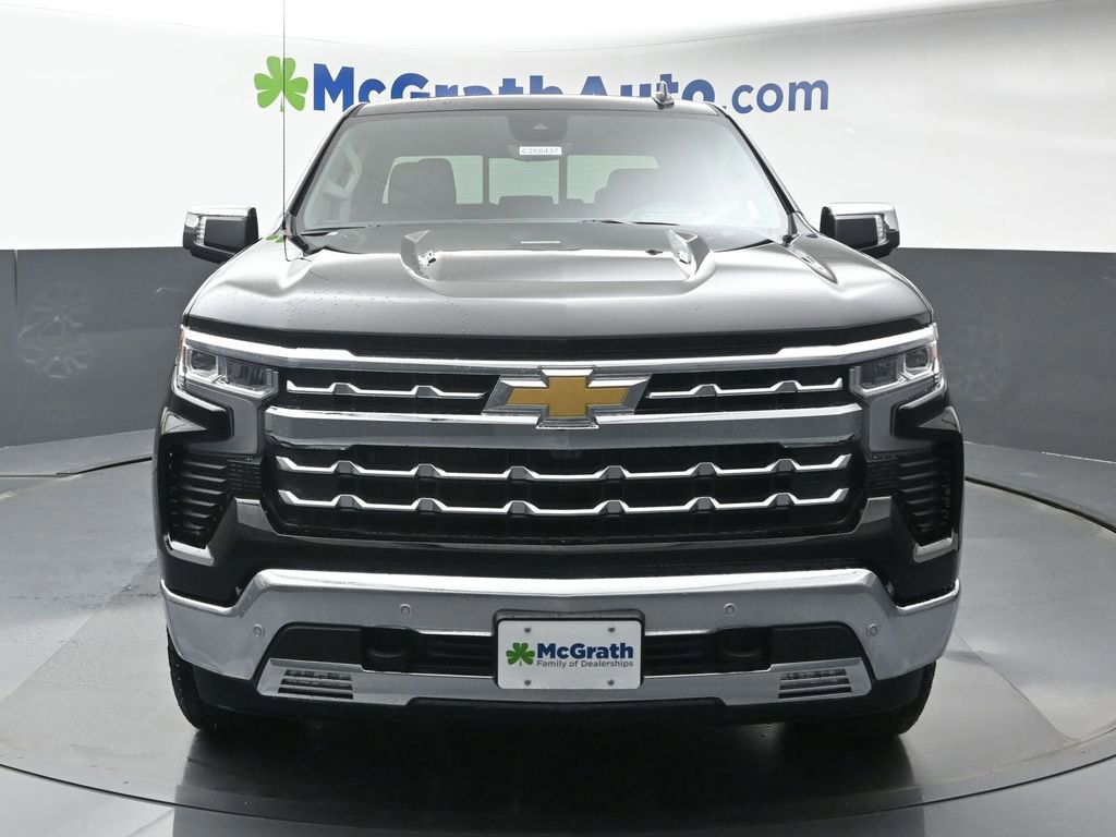 2026 Chevrolet Silverado 1500 LTZ photo 3