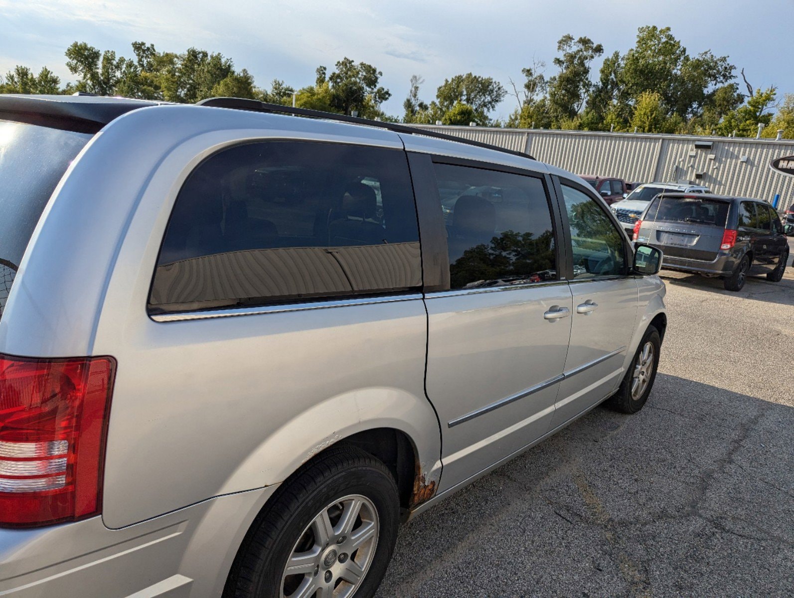 Used 2010 Chrysler Town & Country Touring with VIN 2A4RR5D14AR343795 for sale in Cedar Rapids, IA