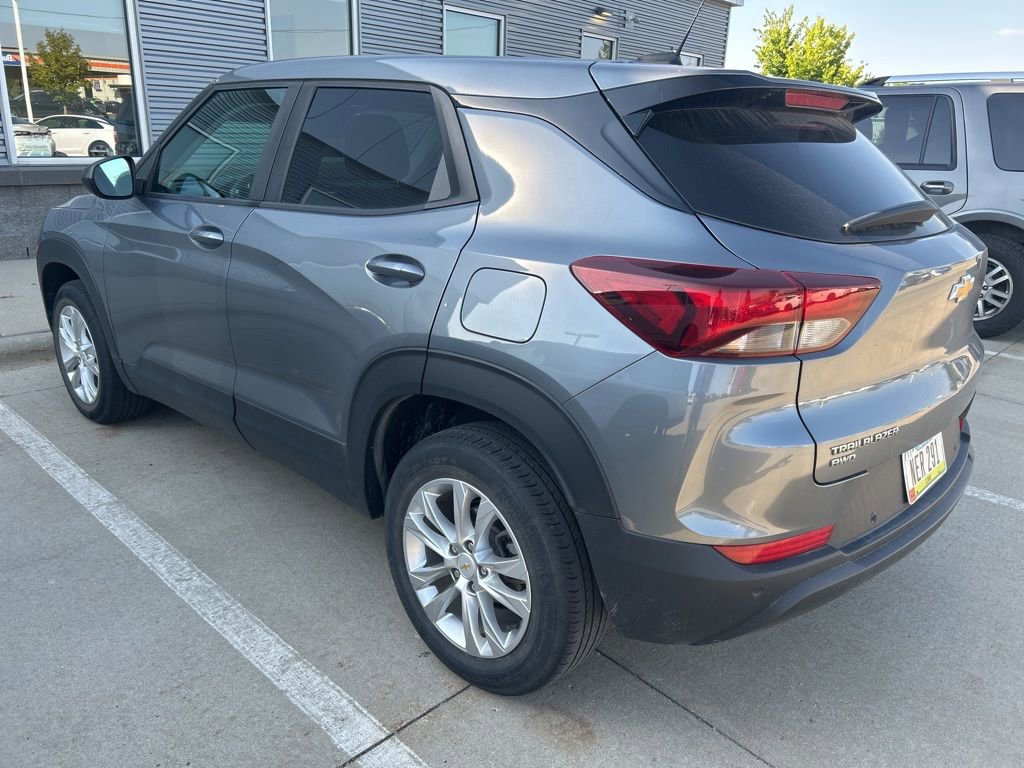 2021 Chevrolet Trailblazer LS photo 2