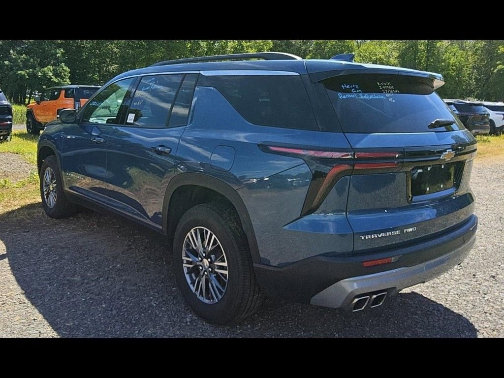 2025 Chevrolet Traverse photo 4