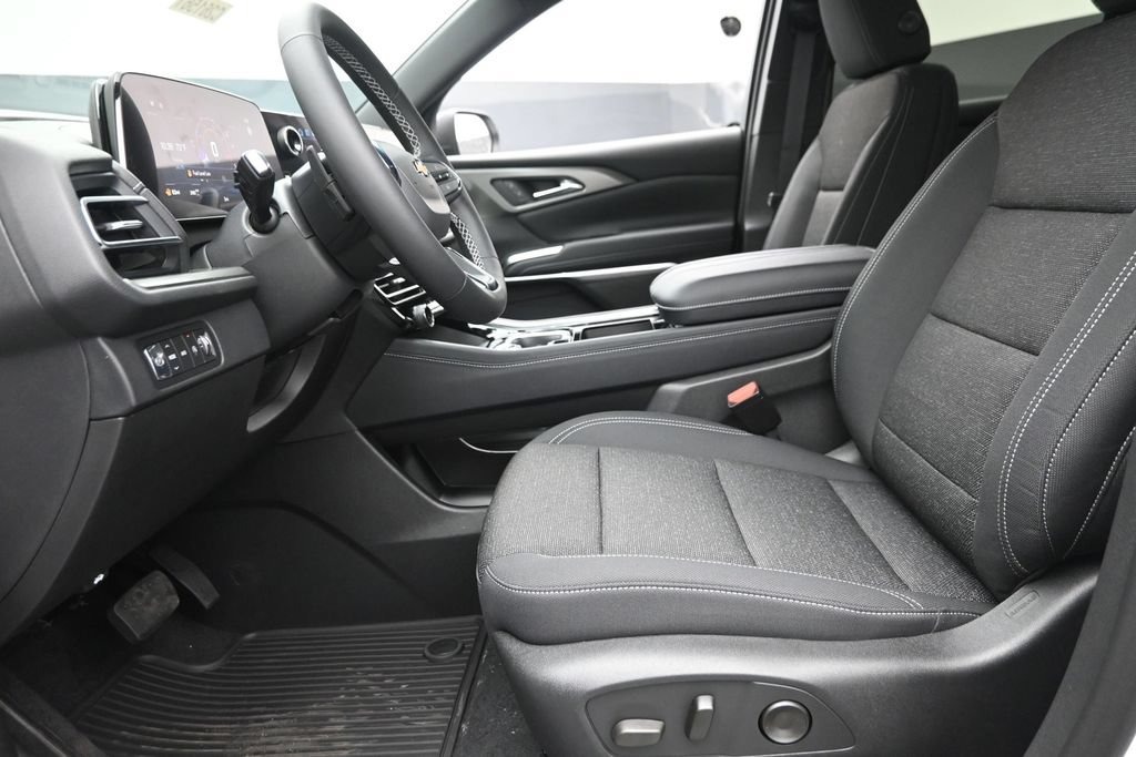 2026 Chevrolet Traverse LT - Photo 17