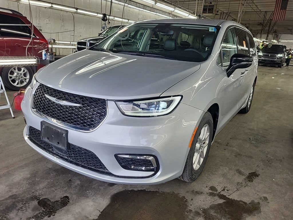 Vehicle Image 2