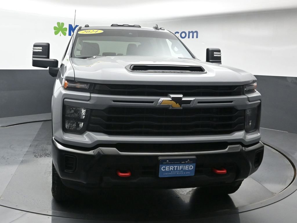 2024 Chevrolet Silverado 2500HD Custom photo 3