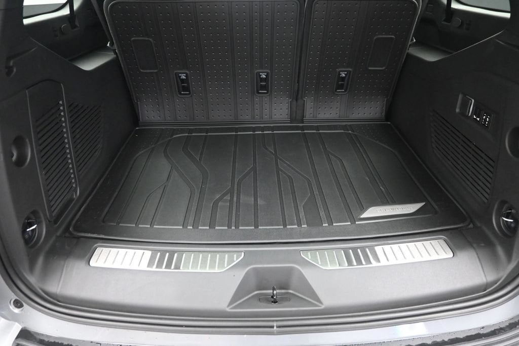 2026 Chevrolet Suburban Premier - Photo 14
