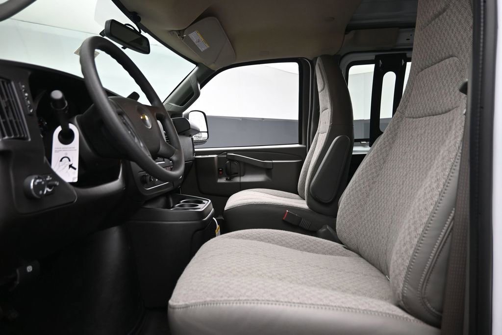 2026 Chevrolet Express Cargo Work Van - Photo 9