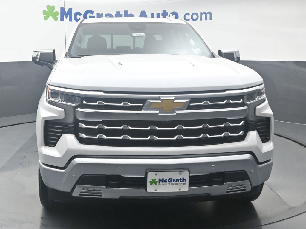 2025 Chevrolet Silverado 1500 LTZ photo 3