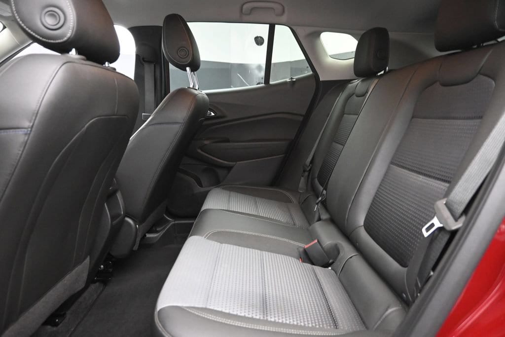 2025 Chevrolet Trax LT - Photo 12