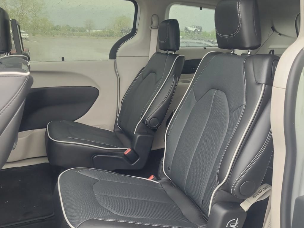 Used 2024 Chrysler Pacifica Limited Van Passenger Van