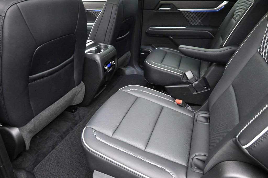 2026 GMC Acadia Denali - Photo 14