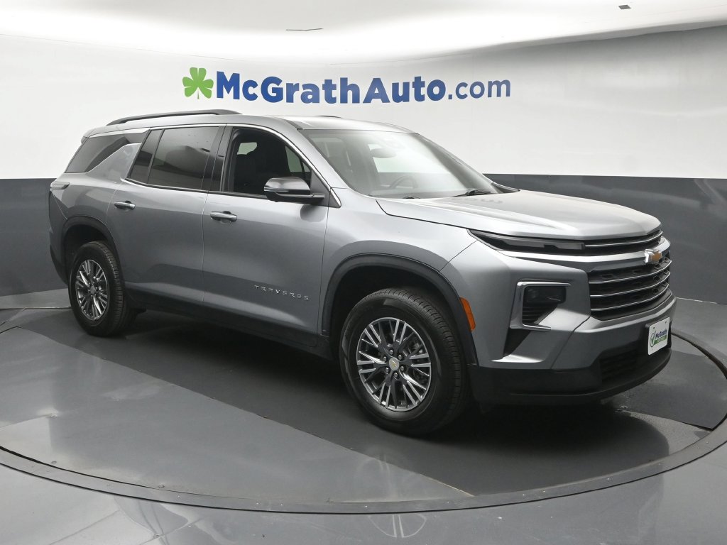 Used 2025 Chevrolet Traverse LT SUV