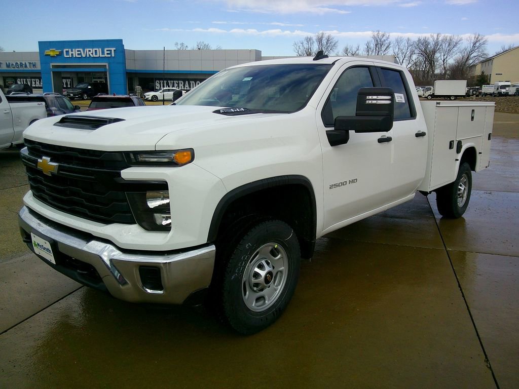 2025 Chevrolet Silverado 2500HD photo 2