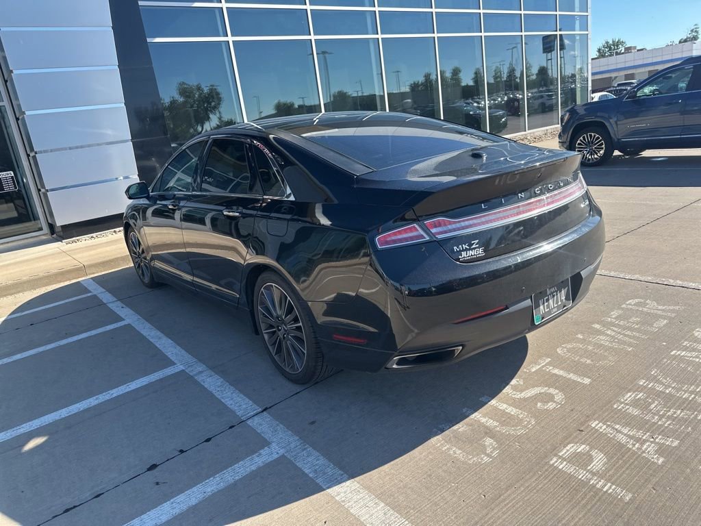 2016 Lincoln MKZ Base photo 3