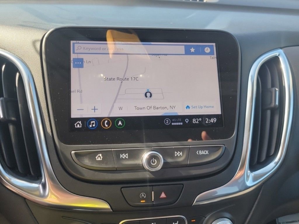 2022 Chevrolet Equinox LT photo 2