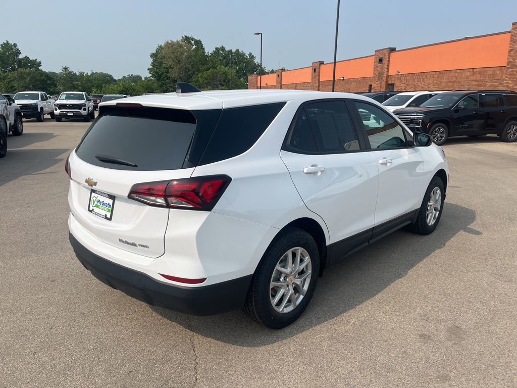 2023 Chevrolet Equinox LS photo 4