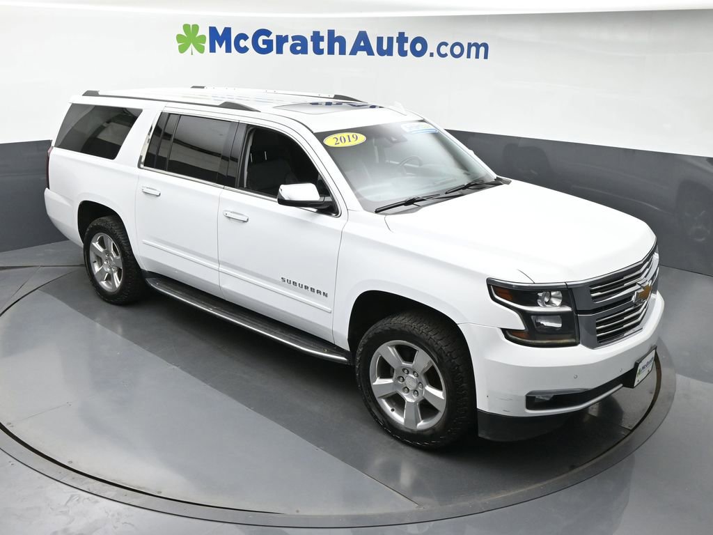 2019 Chevrolet Suburban Premier photo 2