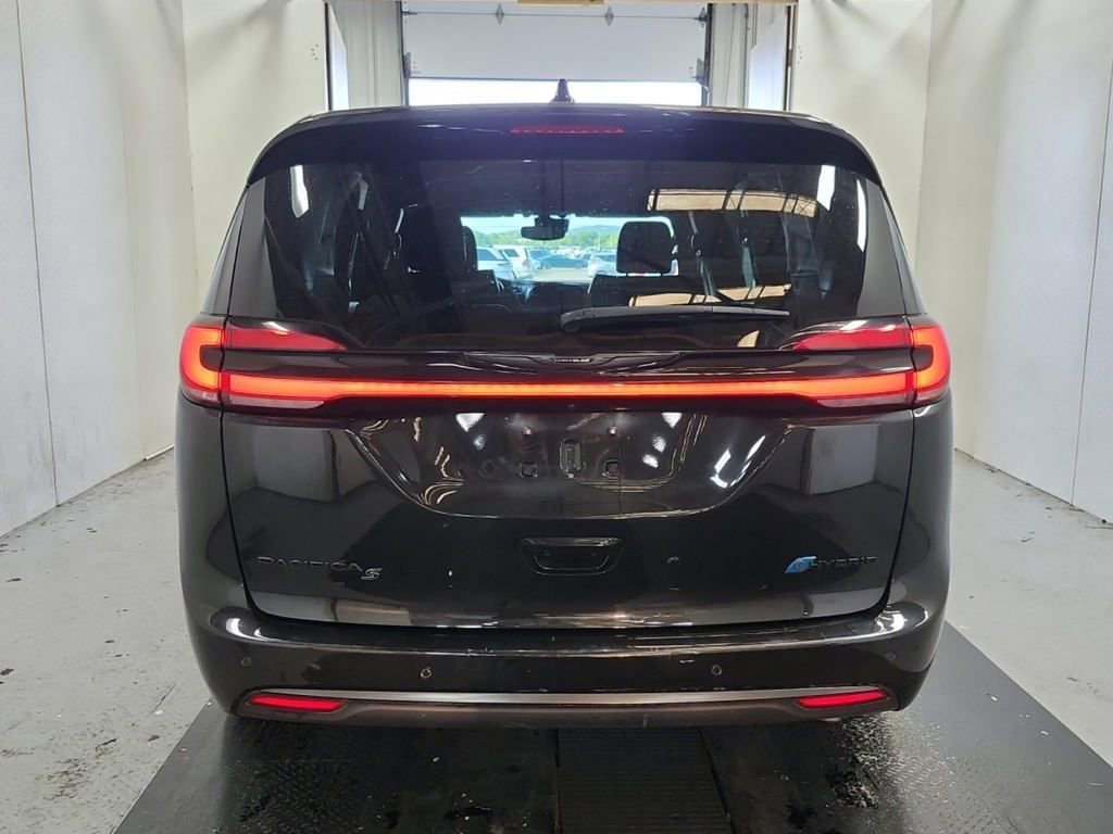 2023 Chrysler Pacifica Hybrid Limited photo 4