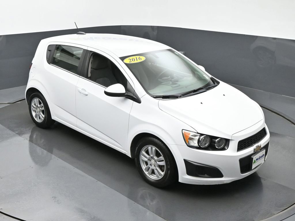 2016 Chevrolet Sonic LT photo 2