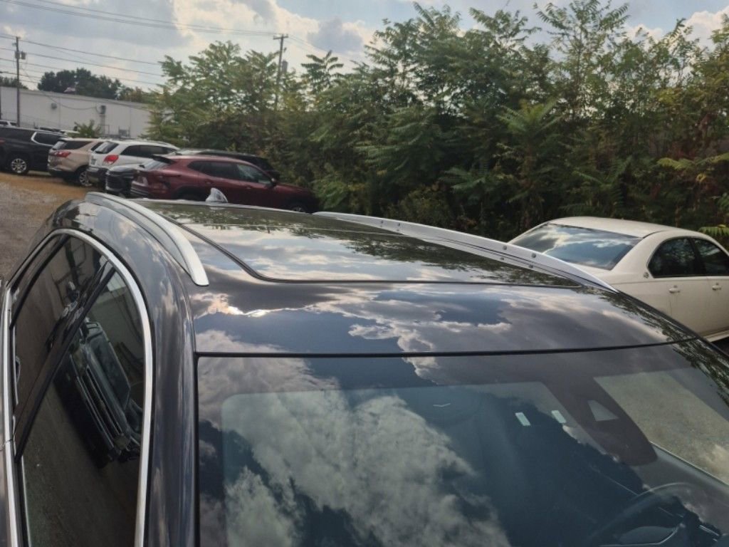 2023 Cadillac XT5 Premium Luxury photo 2
