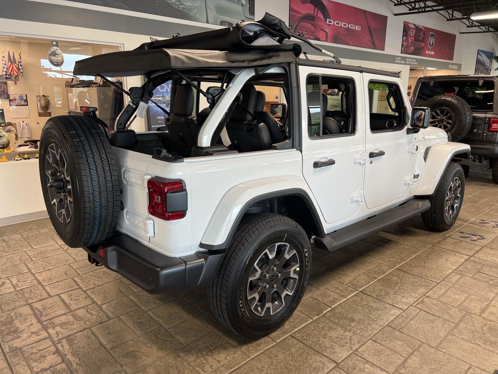2025 Jeep Wrangler 4-Door Sahara - Photo 35