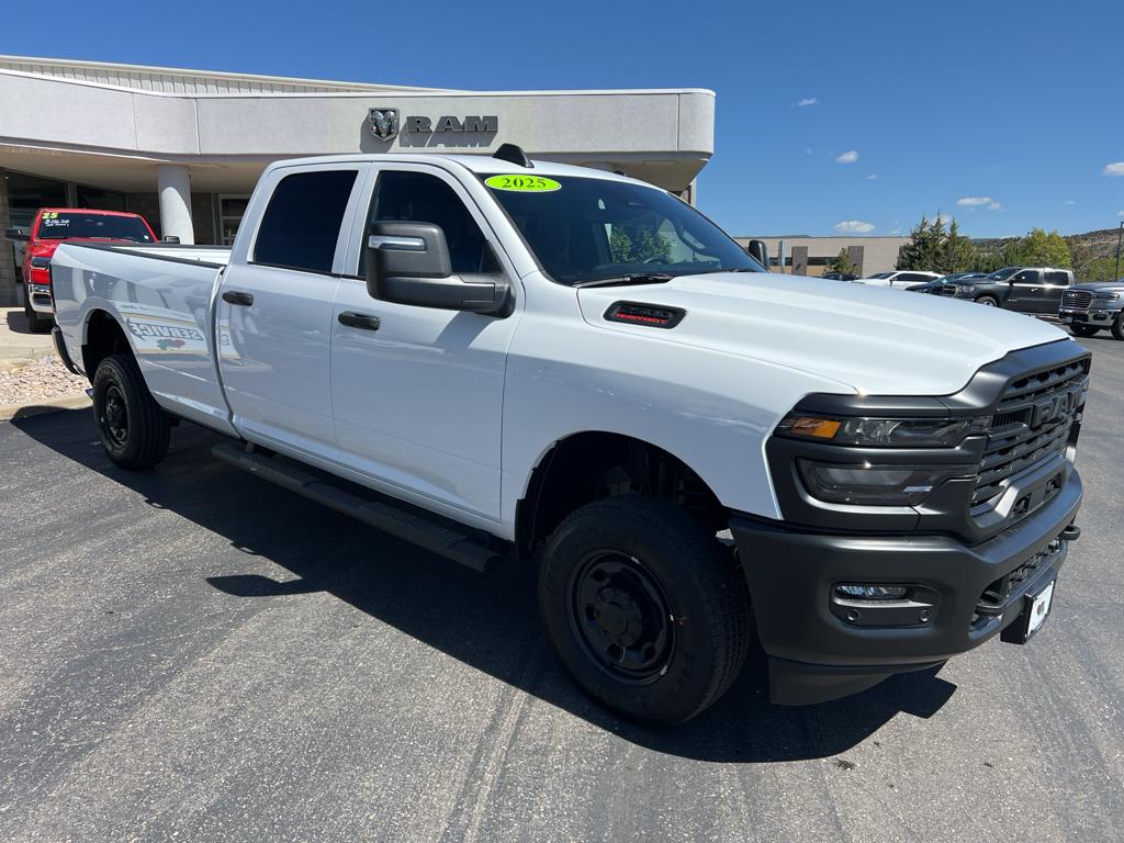 2025 Ram 2500 TRADESMAN CREW CAB 4X4 8' BOX