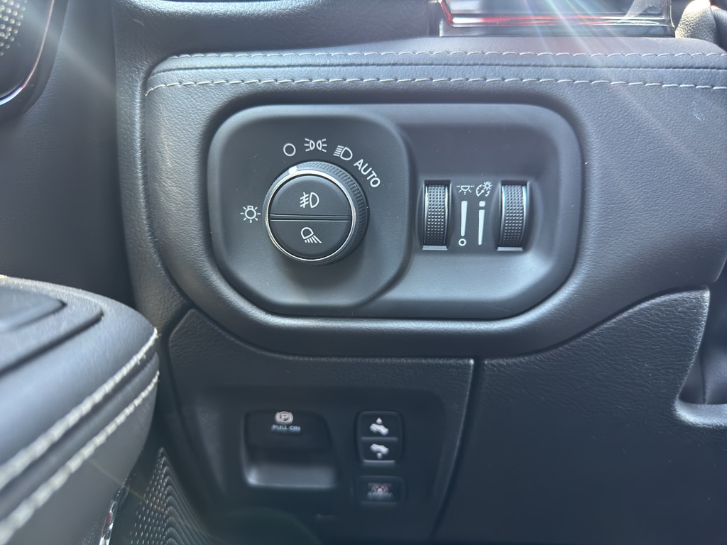 2026 RAM 1500 Limited - Photo 23
