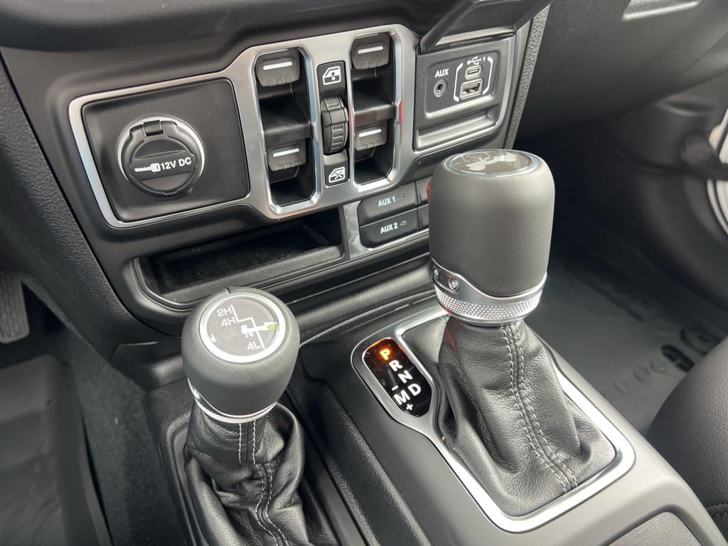 2025 Jeep Wrangler 4-Door Sahara - Photo 25