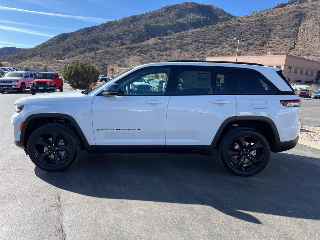2025 Jeep Grand Cherokee Altitude X photo 4