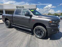 2026 Ram 3500 TRADESMAN CREW CAB 4X4 6'4 BOX Pickup