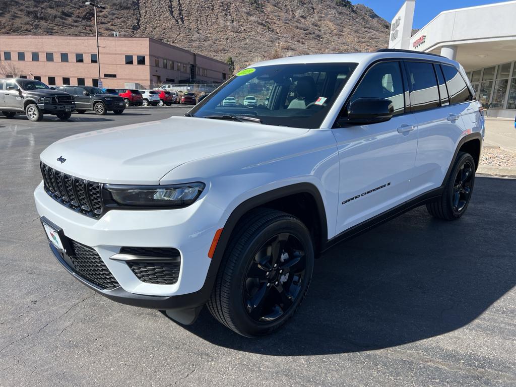 2025 Jeep Grand Cherokee Altitude X photo 3