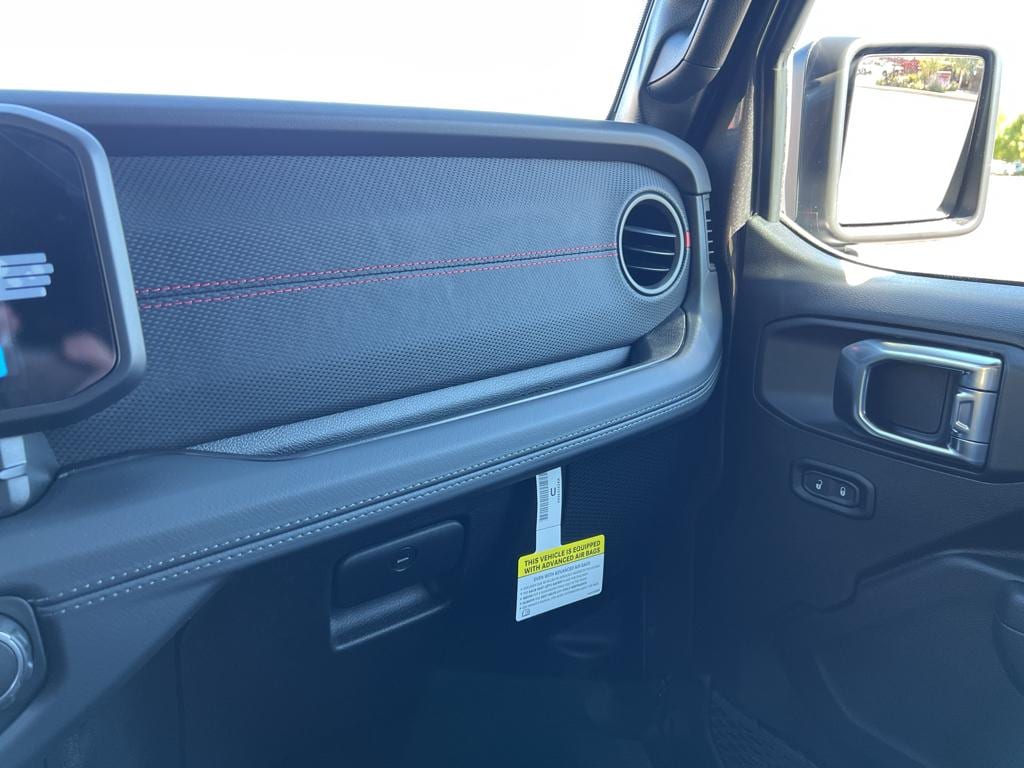 2025 Jeep Wrangler 2-Door Rubicon - Photo 31