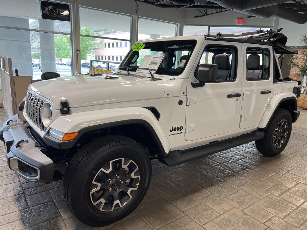 2025 Jeep Wrangler 4-Door Sahara - Photo 33