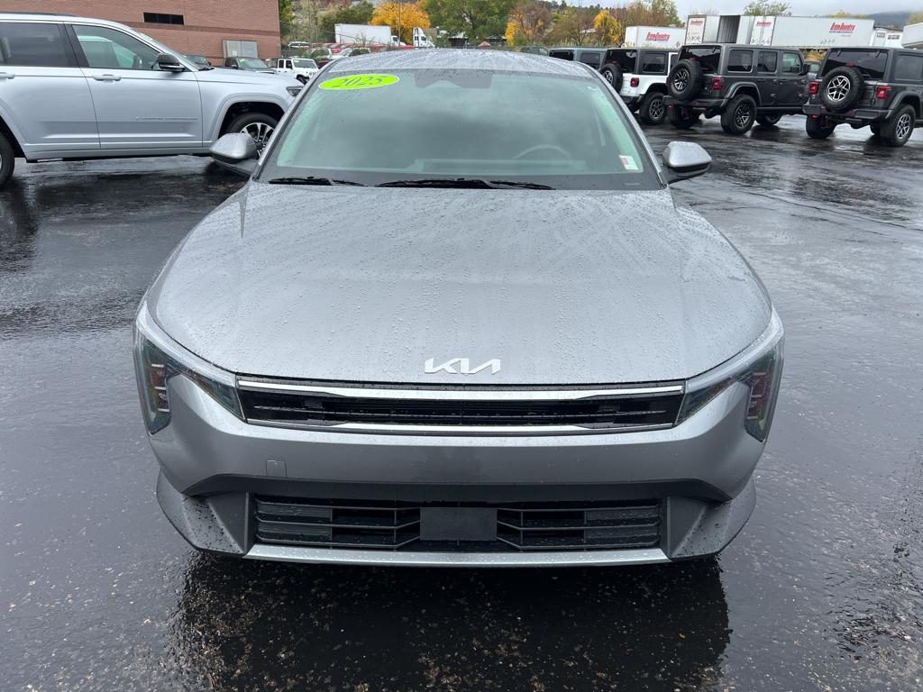 2025 Kia K4 EX photo 2
