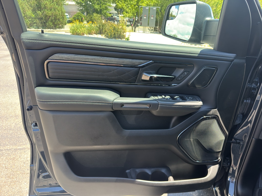 2026 RAM 1500 Limited - Photo 19