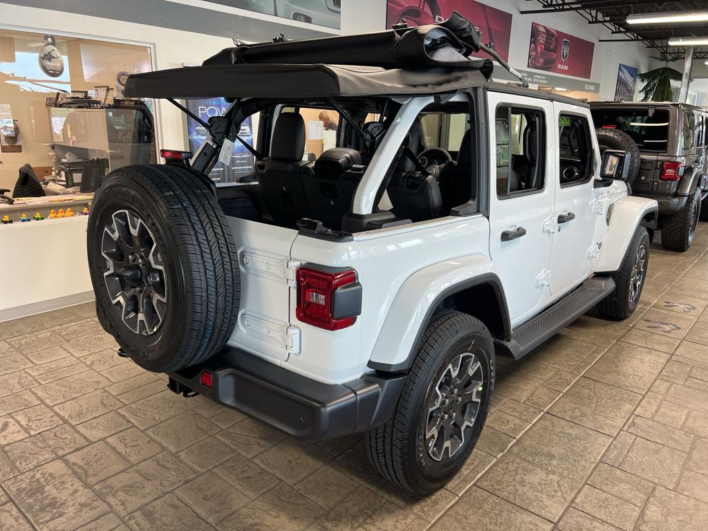 2025 Jeep Wrangler 4-Door Sahara - Photo 37