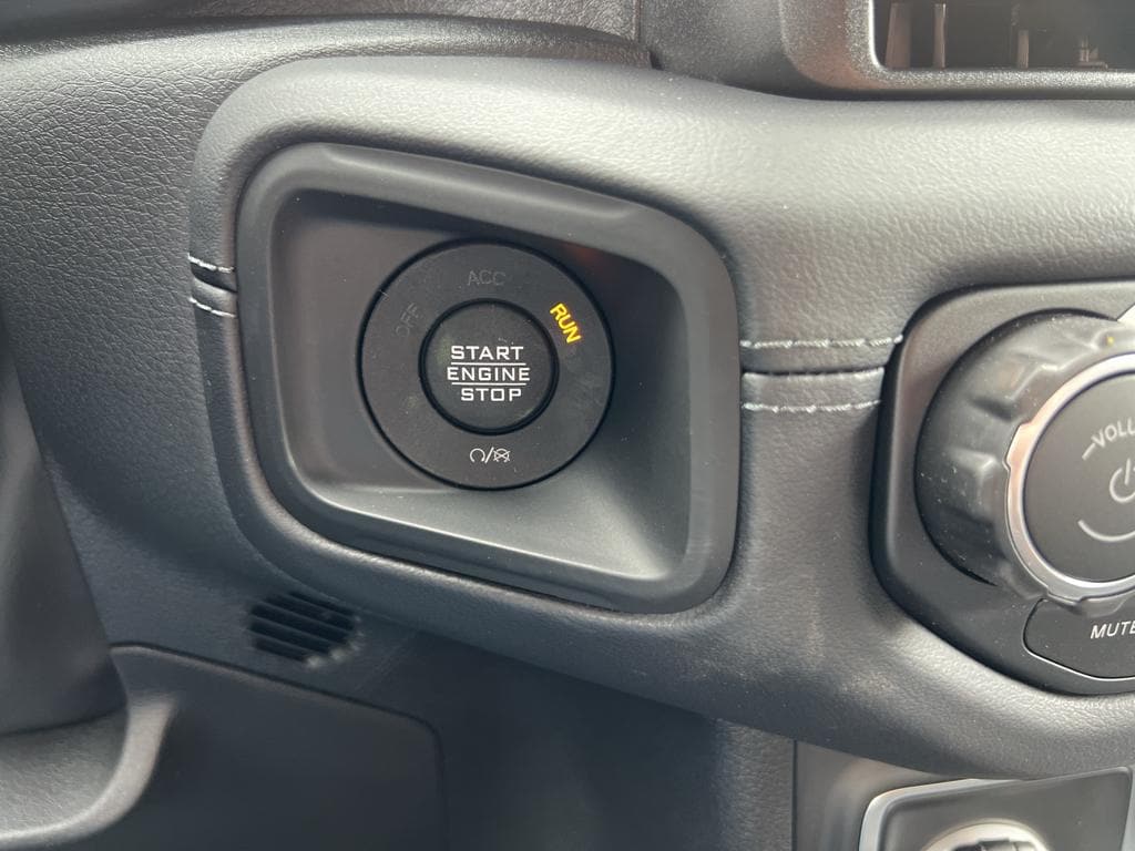 2025 Jeep Wrangler 4-Door Sahara - Photo 23