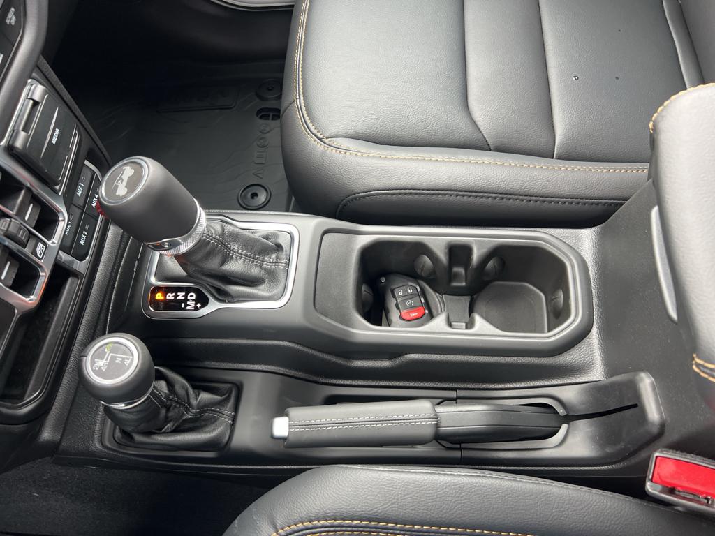 2025 Jeep Wrangler 4-Door Sahara - Photo 26