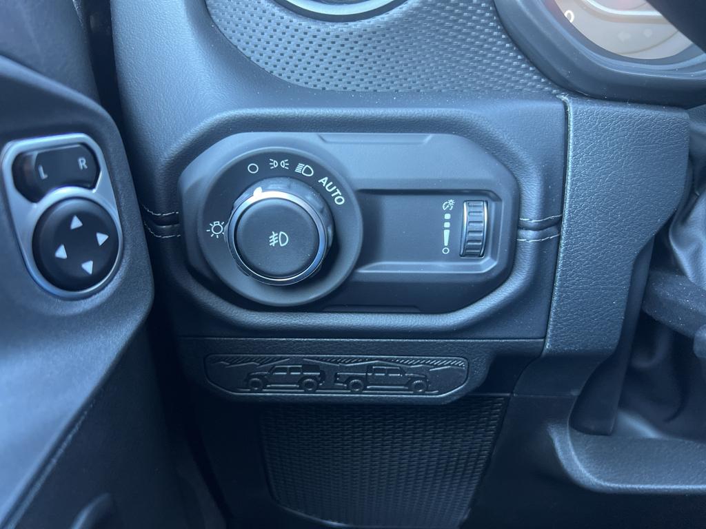 2025 Jeep Wrangler 2-Door Rubicon - Photo 21