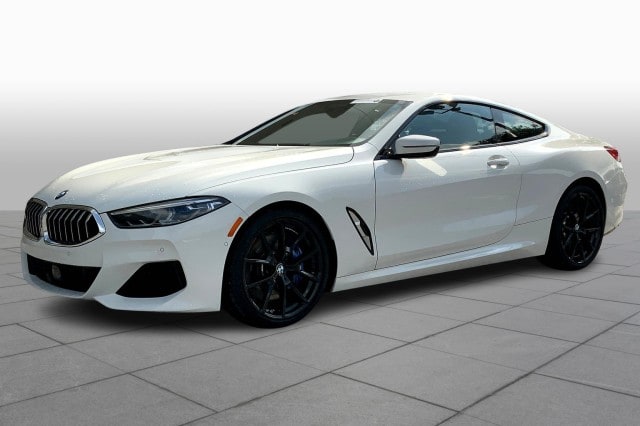 2022 BMW 8 Series 840i's photo