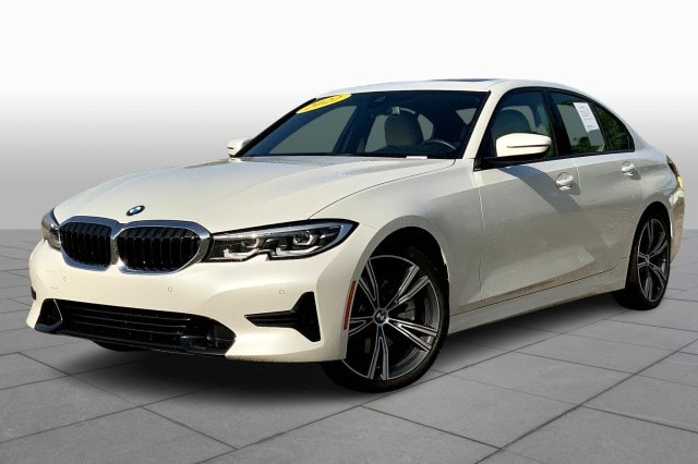 2022 BMW 3 Series 330i's photo