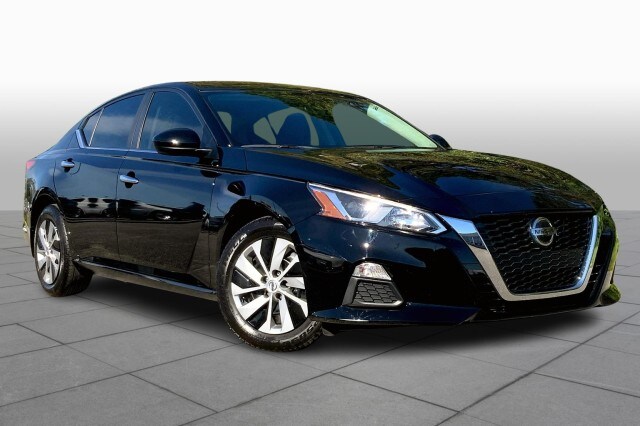 Image 2 of Used 2020 NissanAltima 2.5 S Sedan Front-wheel Drive