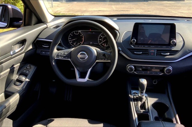 Image 5 of Used 2020 NissanAltima 2.5 S Sedan Front-wheel Drive