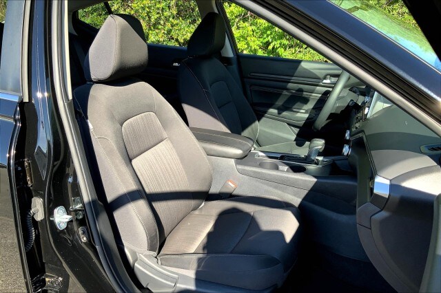 Image 8 of Used 2020 NissanAltima 2.5 S Sedan Front-wheel Drive