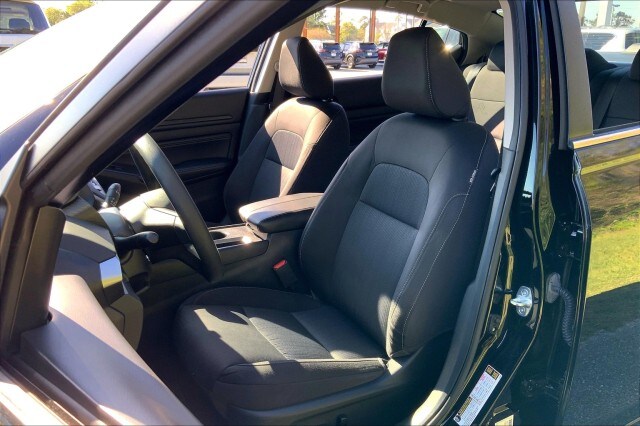 Image 7 of Used 2020 NissanAltima 2.5 S Sedan Front-wheel Drive